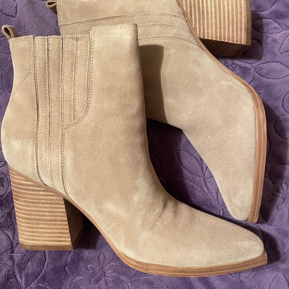 Marc fisher suede boots